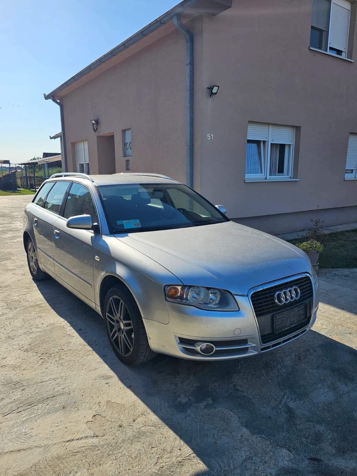 Prednji far Audi A4 B7 — Audi A4 B7 2007 (fotografija 1 od 3)