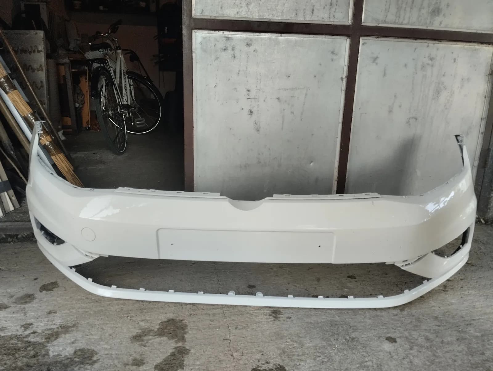 Prednji branik VW golf 7 — Volkswagen Golf 7 (fotografija 1 od 4)