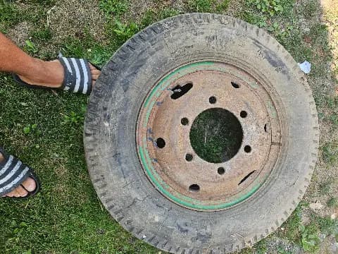 Felna za kamion 16 coli ide guma 7.50r16 — Zastava 10