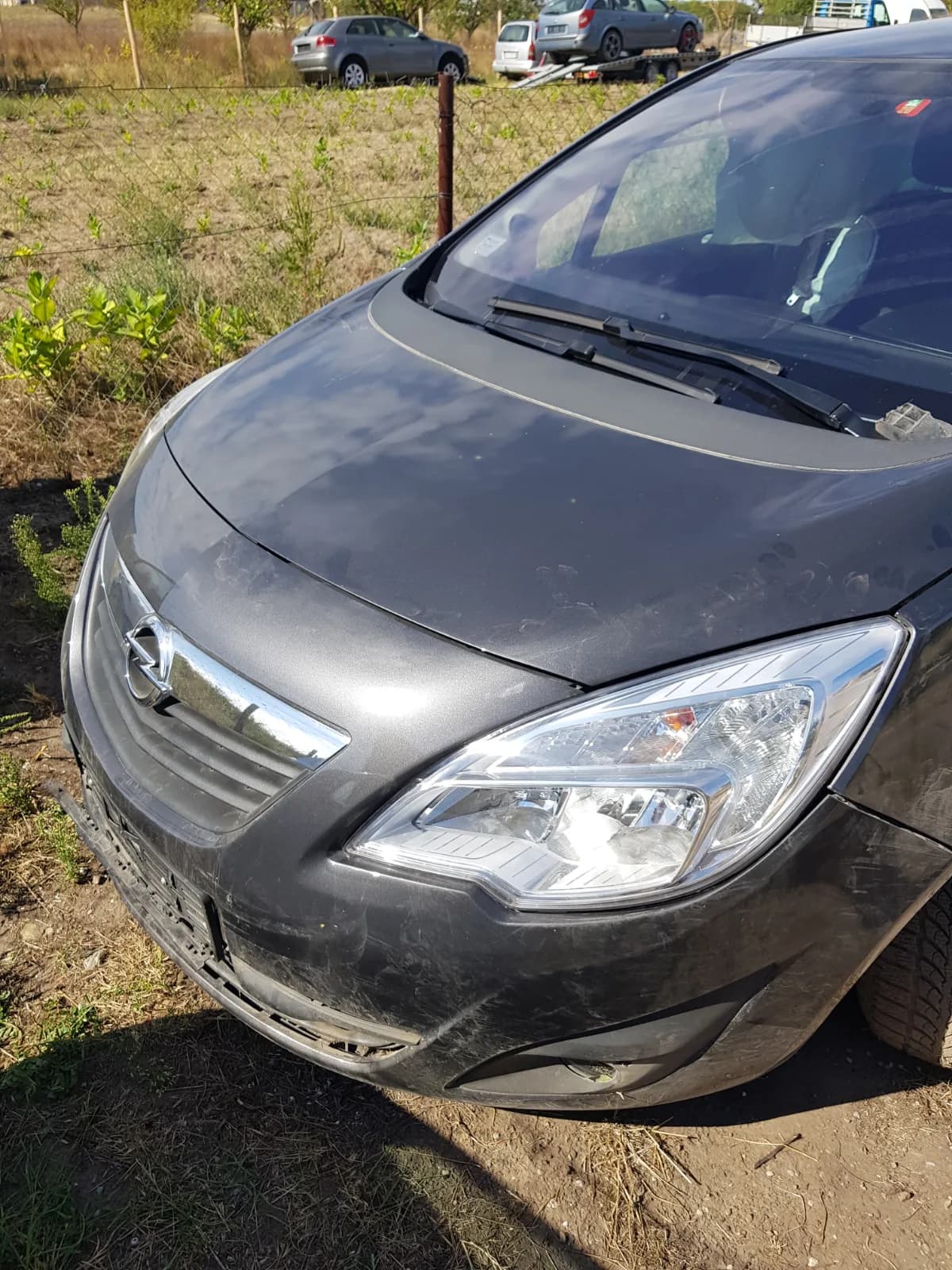 Prednji far Opel Meriva B — Opel Meriva B (fotografija 1 od 2)