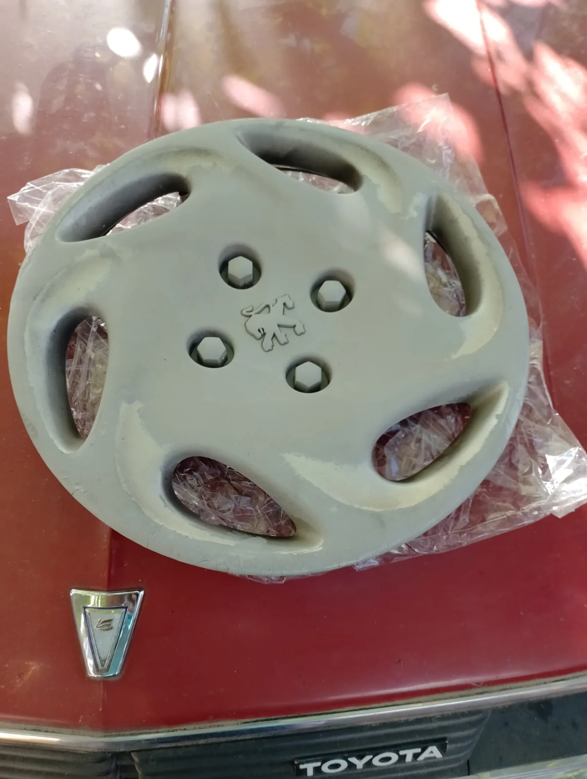 Ratkapna Pežo 14" — Peugeot 206 2005