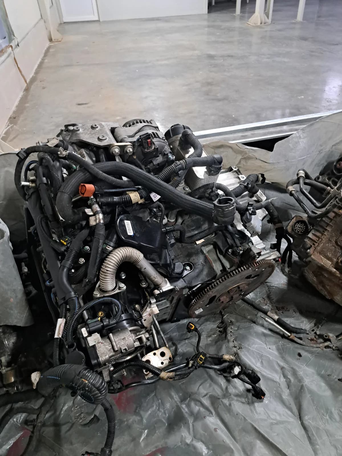 Motor kompletan Jeep Cherokee — Jeep Cherokee 2015 (fotografija 1 od 5)