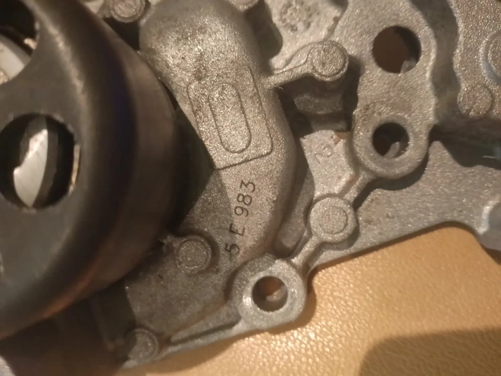 Vodena pumpa Renault Clio 3 — Renault Clio 3 2012 (fotografija 1 od 5)