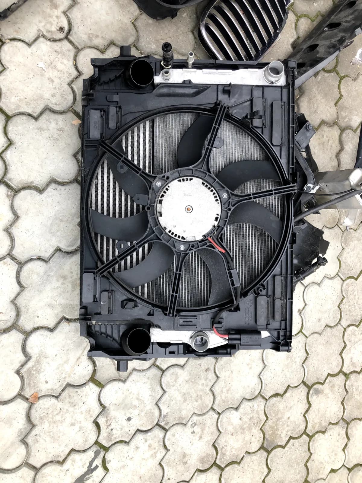 Komplet hladnjaka sa interkulerom i visko ventilatorom za bmw 740d — BMW F01 2012 (fotografija 1 od 5)