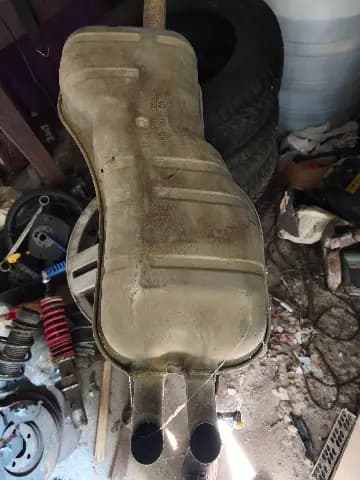 Auspuh Volkswagen Golf 4 — Volkswagen Golf 4 1998