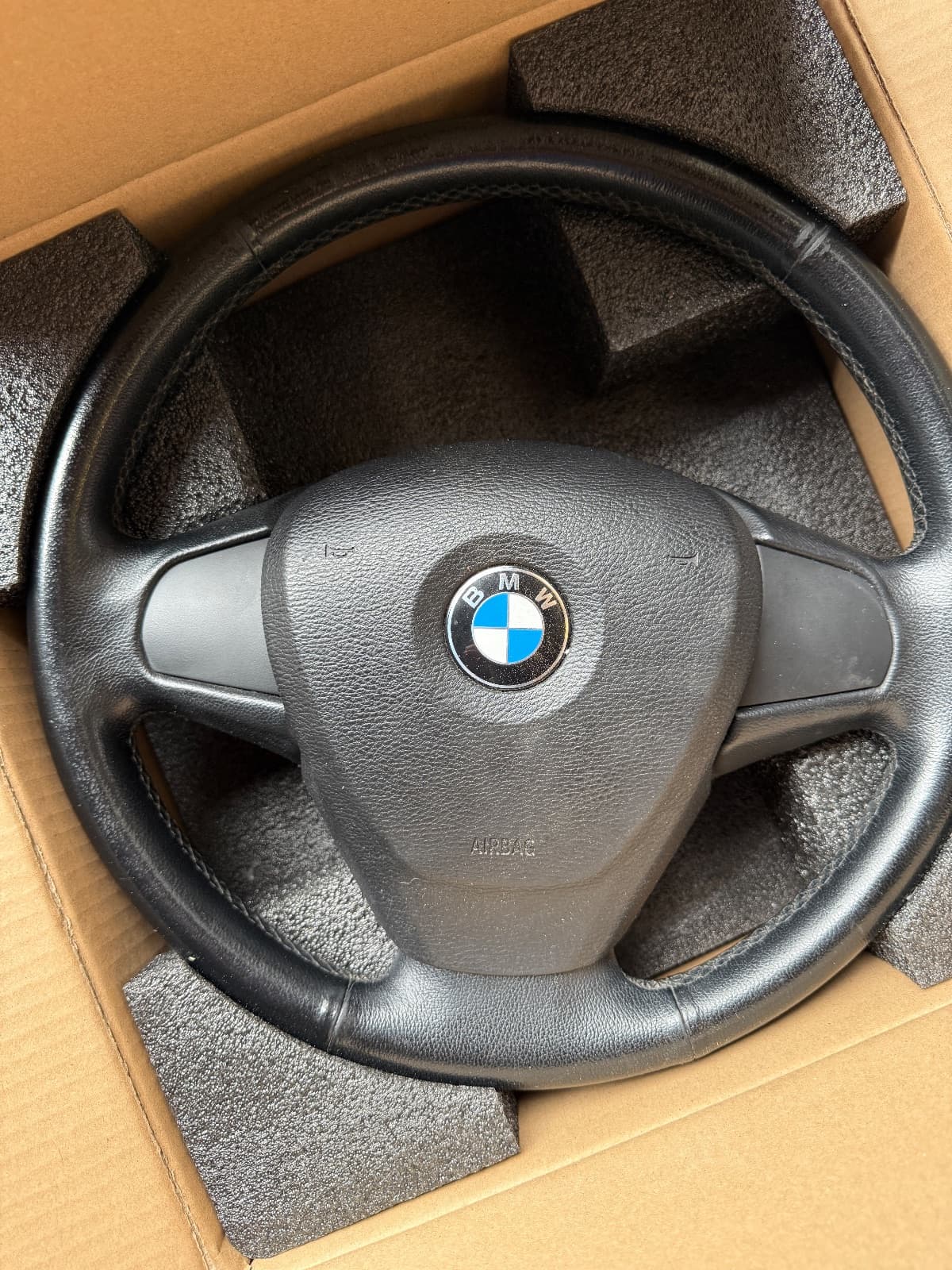 Volan BMW X3 F25 — BMW X3 F25 2012 (fotografija 1 od 2)
