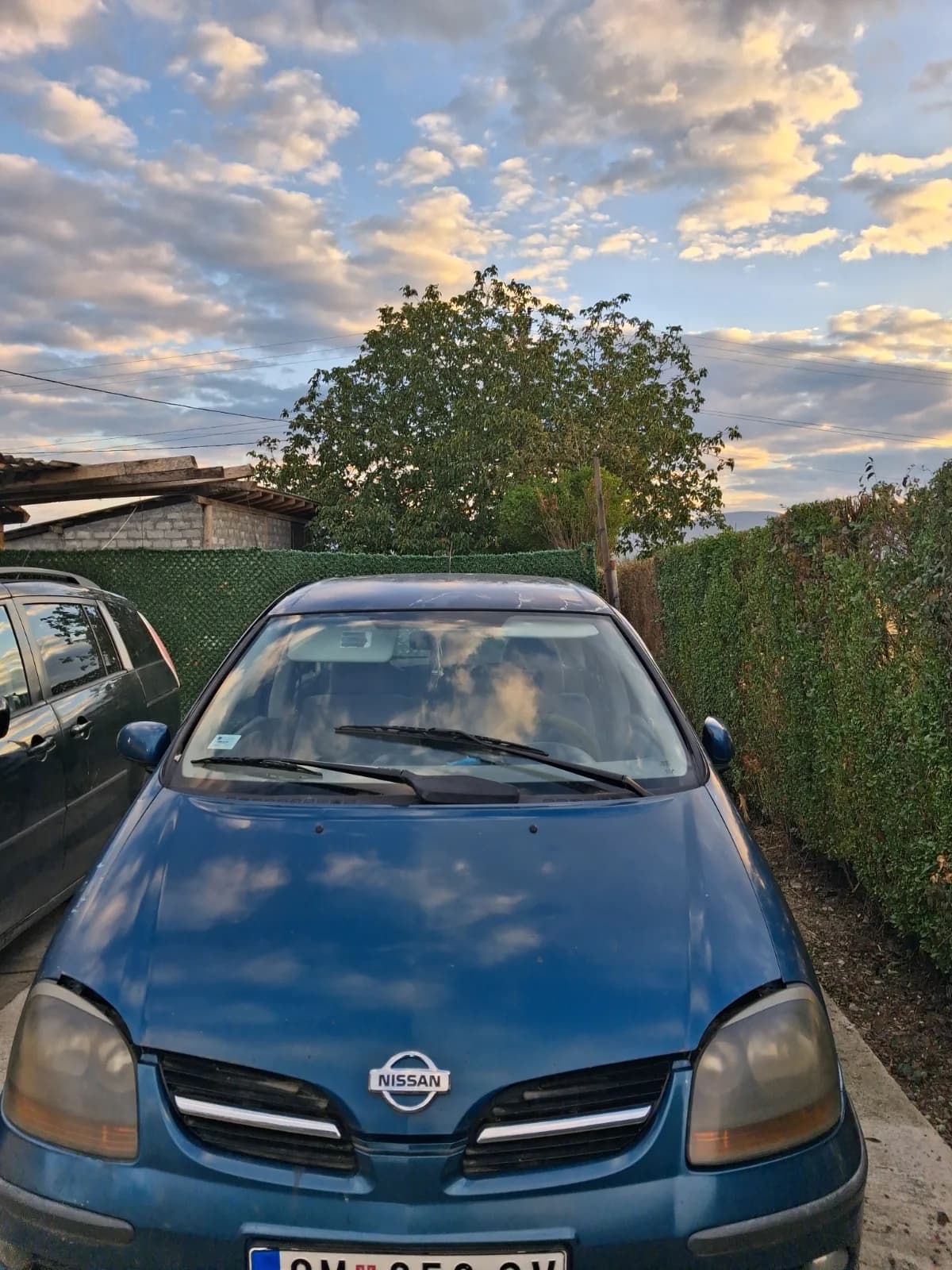 Motor kompletan Nissan Almera Tino — Nissan Almera Tino 2003 (fotografija 1 od 2)