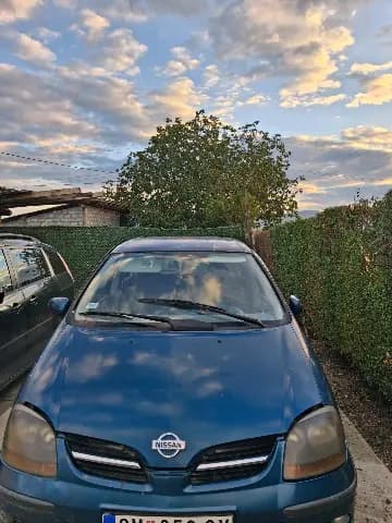 Motor kompletan Nissan Almera Tino — Nissan Almera Tino 2003