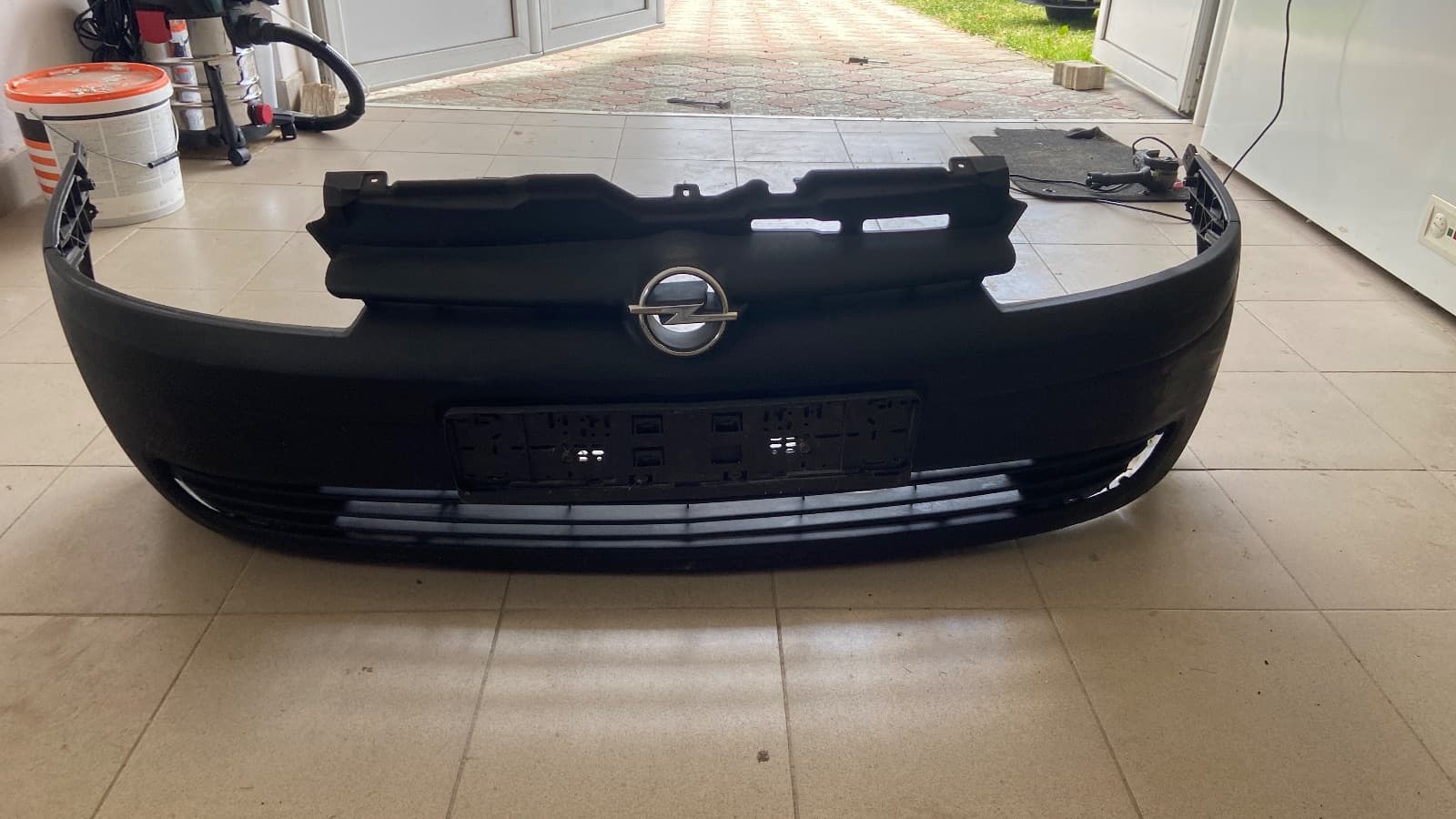 Branik prednji Opel Corsa C — Opel Corsa C 2002 (fotografija 1 od 4)