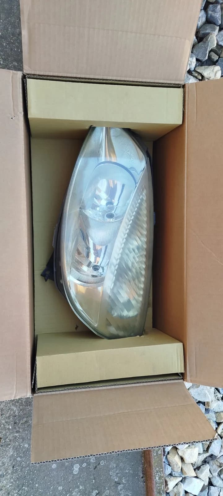 Prednji far Renault Scenic 2 — Renault Scenic 2 2004 (fotografija 1 od 5)