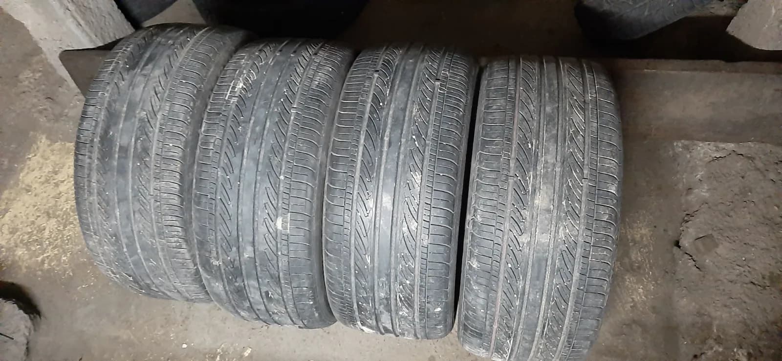 Gume 245 40 R19 — Audi (fotografija 1 od 5)
