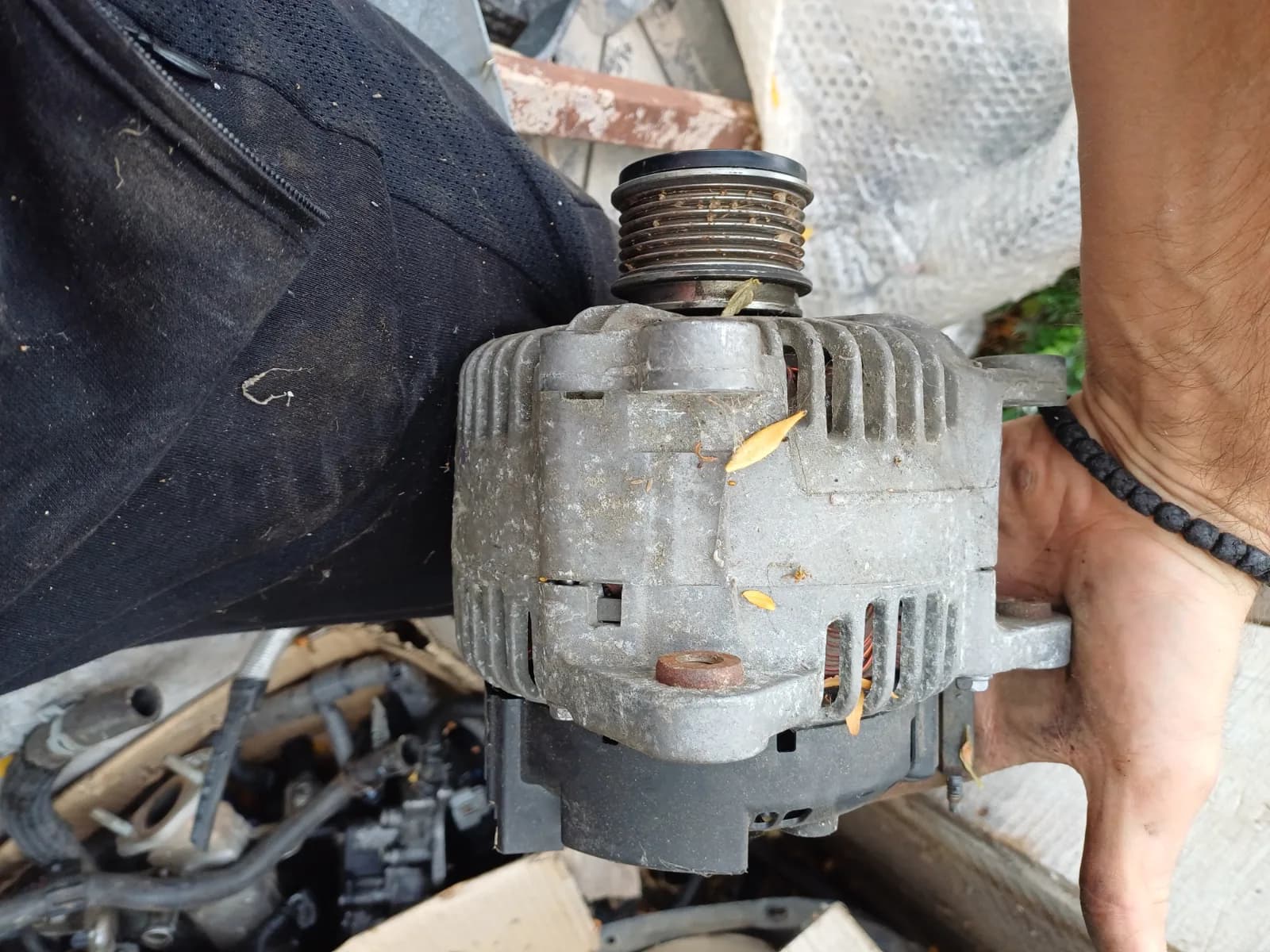 Alternator Volkswagen Passat B6 — Volkswagen Passat B6 2008 (fotografija 1 od 2)