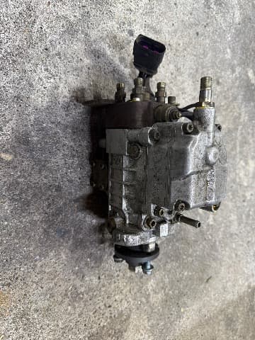Bosch pumpa — Volkswagen Golf 4 2003