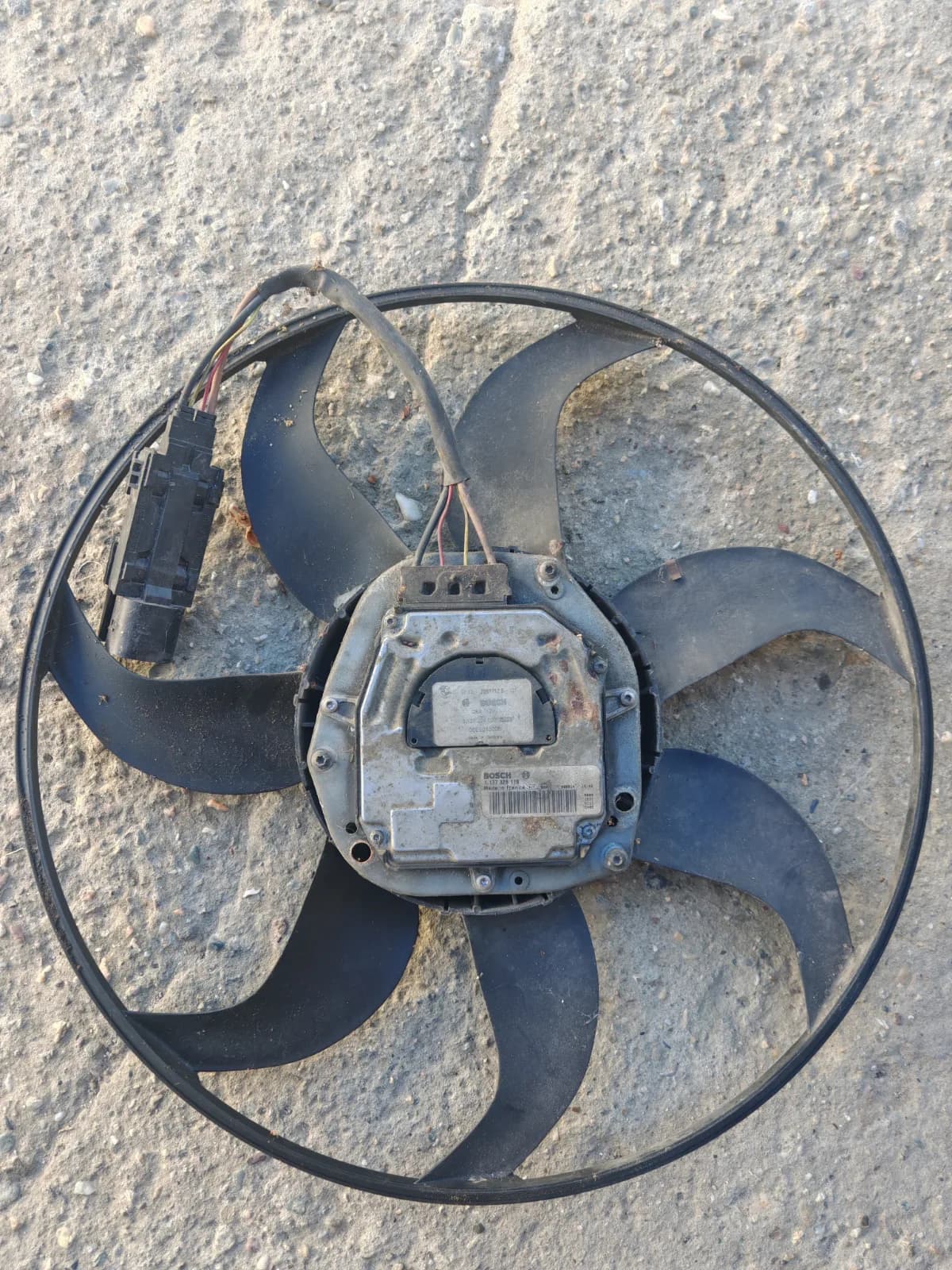 Motorni ventilator — BMW E60 2006 (fotografija 1 od 3)