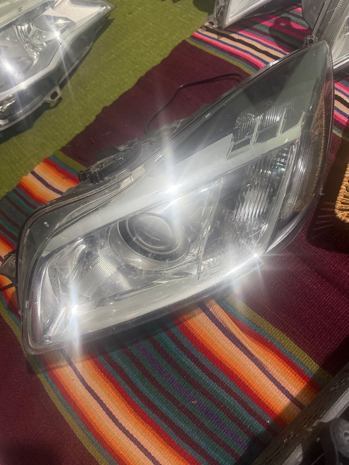 Prednji far Opel Insignia A — Opel Insignia A (fotografija 1 od 2)