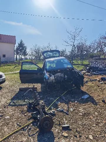 Bregasta osovina Audi A3 8L — Audi A3 8L 2001