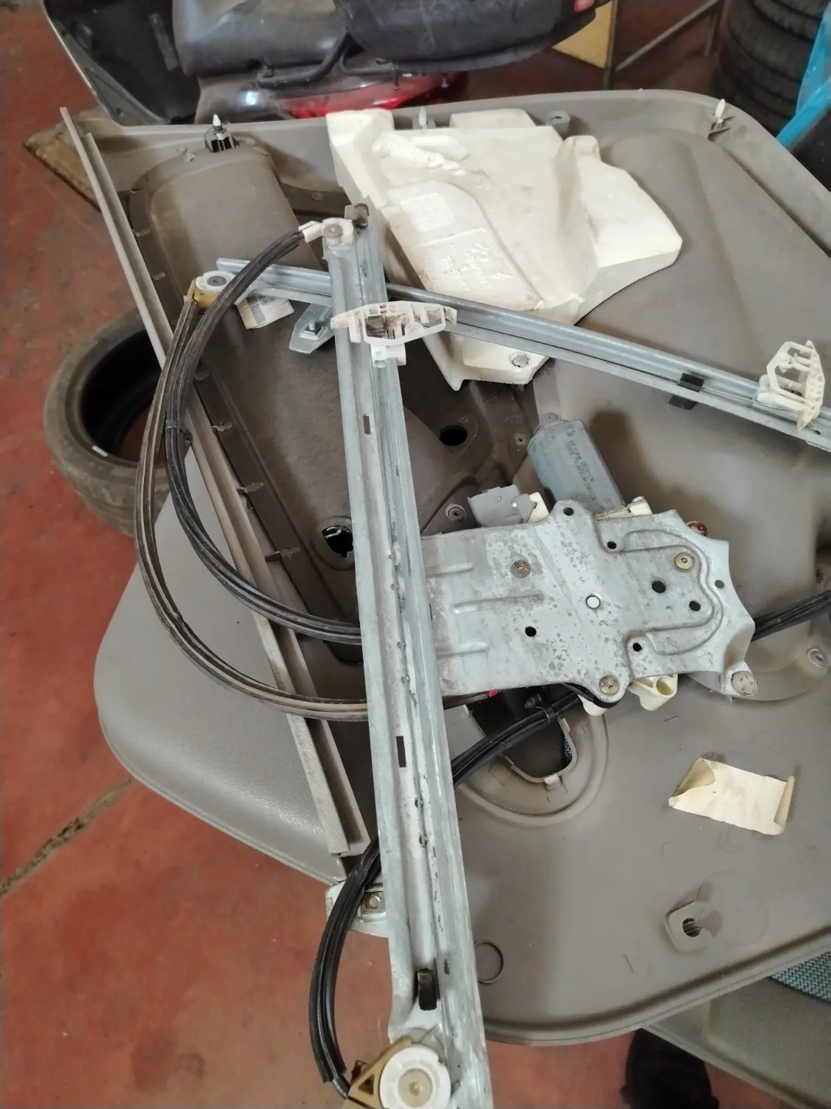 Podizac stakla — Citroën Ksara Pikaso 2004 (fotografija 1 od 3)