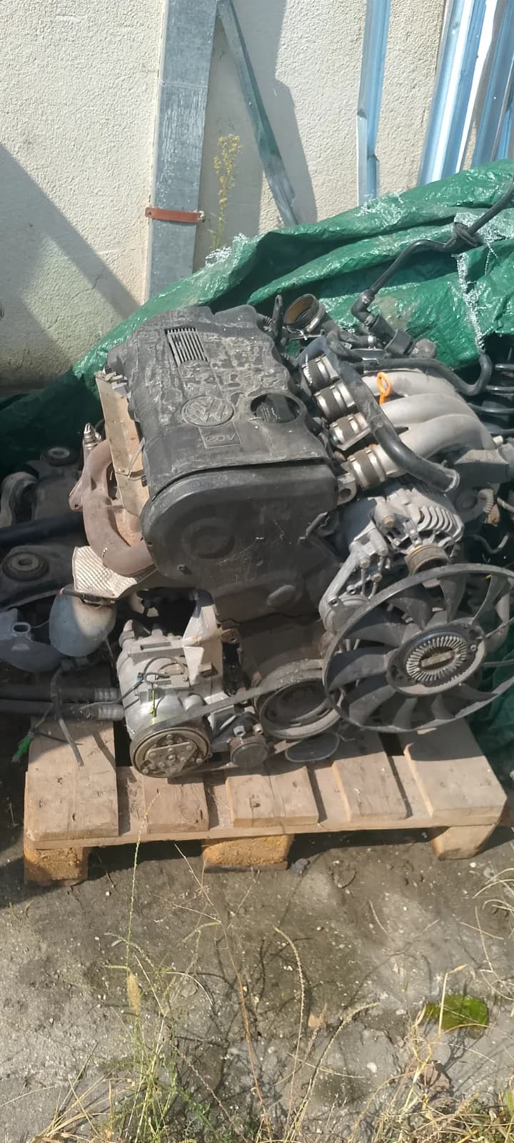 Motor + menjac — Volkswagen Passat B5 (fotografija 1 od 5)