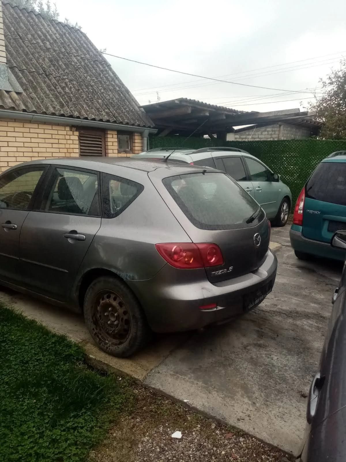 Mazda 3 BK u delovima — vozilo za delove