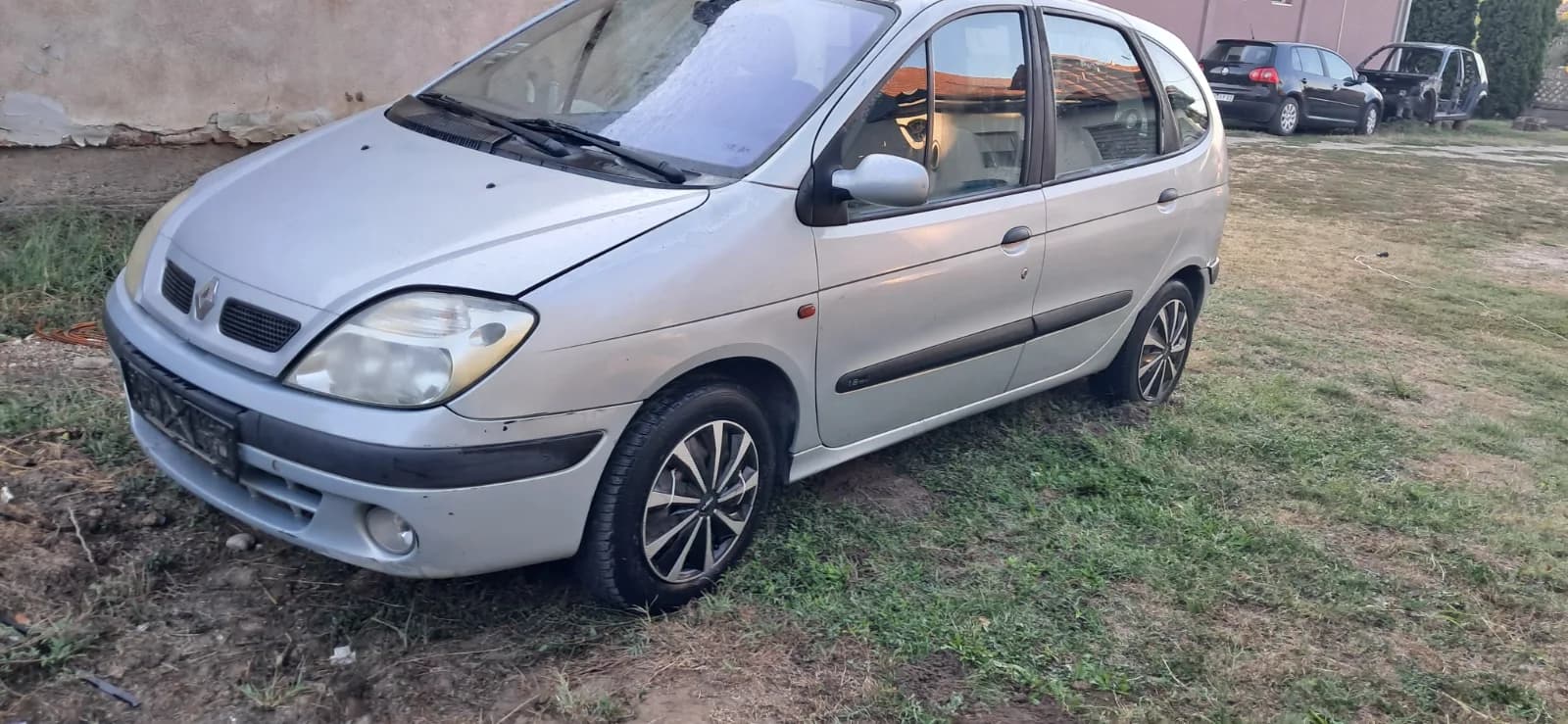 Renault scenic 1 1.6 16v — vozilo za delove