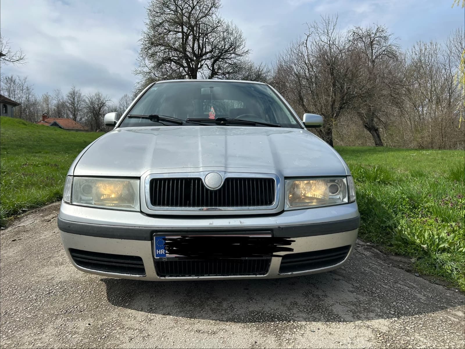 Škoda Octavia 1, ceo auto u delovima — vozilo za delove
